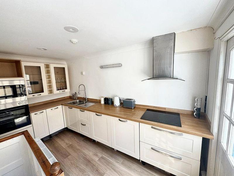 Bayliss Hall Guesthouse Weymouth Room photo